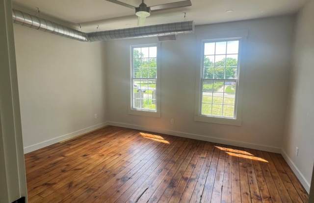 Walnut Hills Apartments - 2608 Stanton Avenue