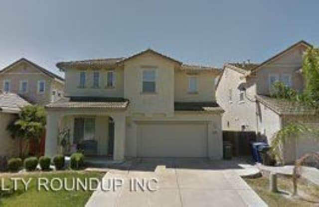 2952 Frigate Bird Dr - 2952 Frigatebird Drive, Sacramento, CA 95834