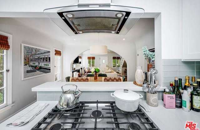 828 North Stanley Avenue