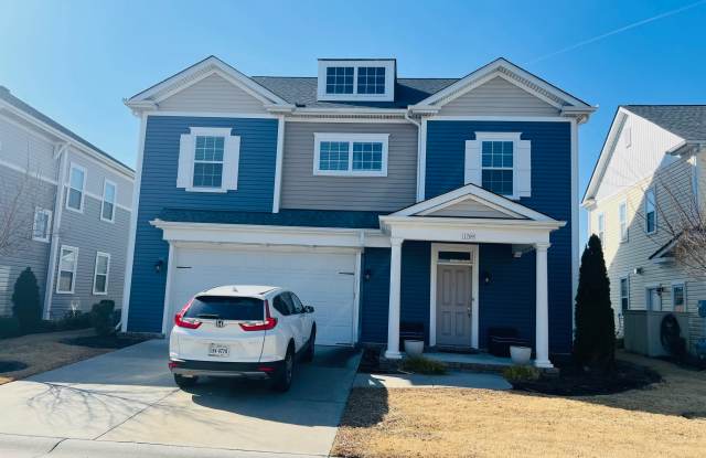 1709 Jerningham Lane