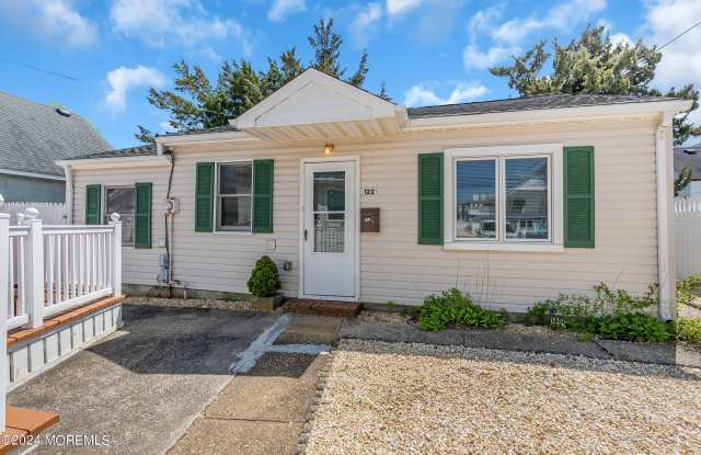 122 New Brunswick Avenue - 122 New Brunswick Avenue, Lavallette, NJ 08735