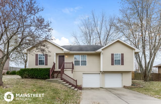 805 East 15th Street - 805 East 15th Street, Kearney, MO 64060