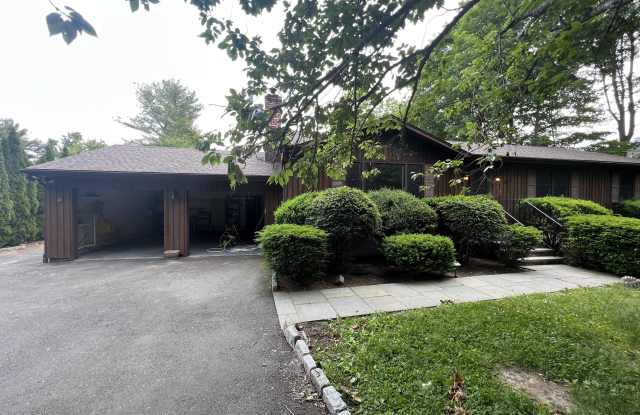 1040 Daniels Farm Road