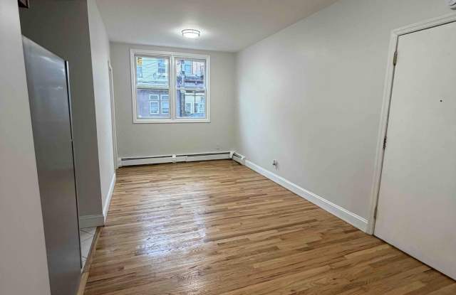 1139 Summit AveApartment 2