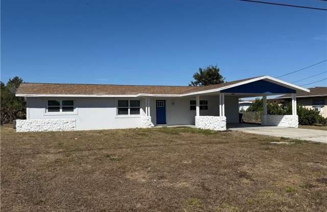 1315 NE Pine Island Ln