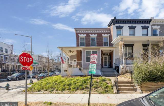 Photo of 1628 ECKINGTON PLACE NE