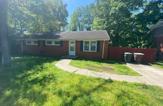 3011 Dellwood Dr - 3011 Dellwood Drive, Greensboro, NC 27408