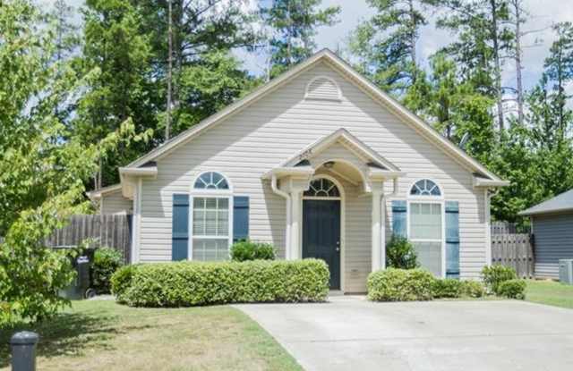 Super cute home in the Village at Midtown of Opelika