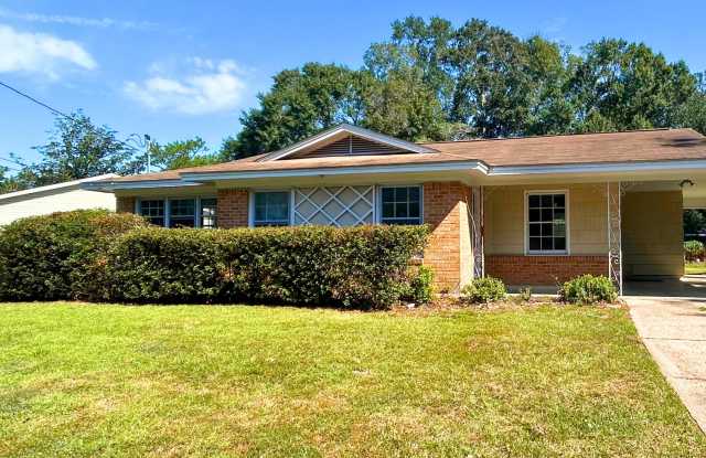 2688 Cheshire Dr S Mobile, AL 36605