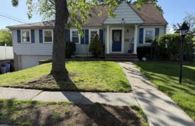 95 Westview Ave