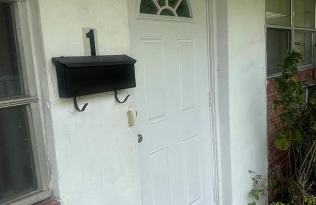 Photo of 5925 SW 27th St #1