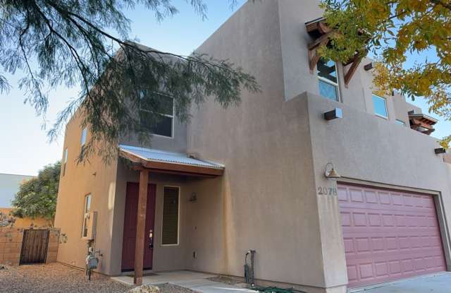 Photo of Spacious 4 Bedroom Home with 2.5 Bathrooms