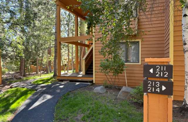 Incline Village, Nevada walk to Lake Tahoe