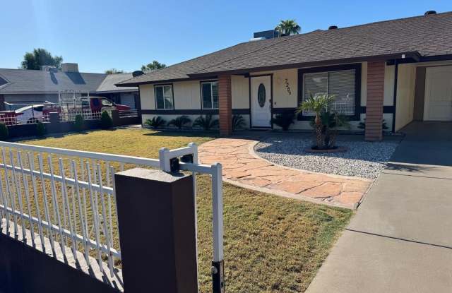 Photo of 7209 W LUKE Avenue