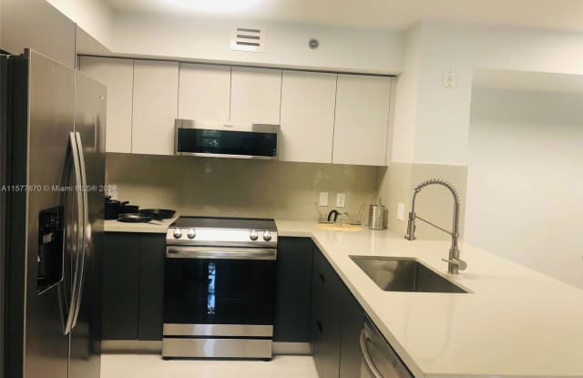 19801 East Country Club Drive