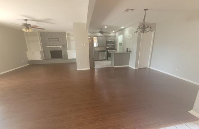 1706 NW Gray Warr Pl