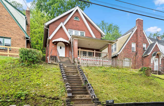 Updated 3 Bedroom in Forest Hills with Central AC