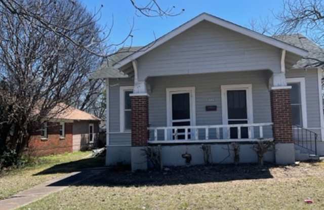 Photo of 2724 Bosque Blvd