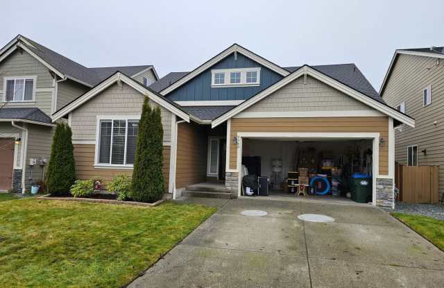 Smart Home Bliss For Rent in Yelm! | 25 Min to JBLM!