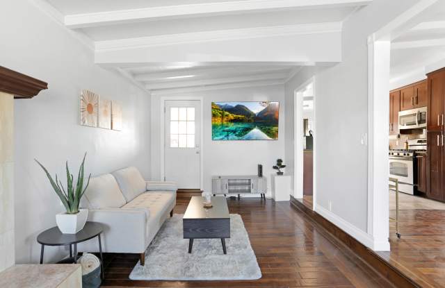 Photo of 1271 Essex St