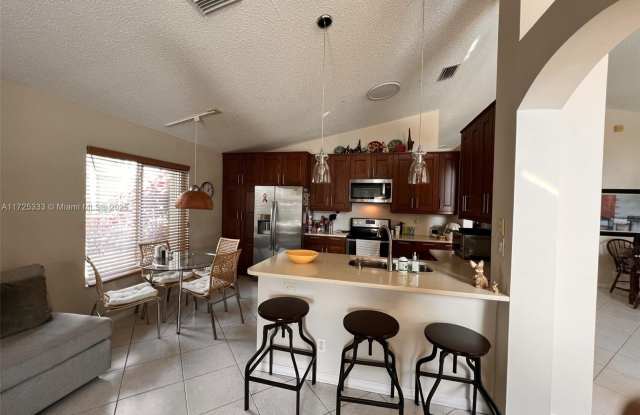 4400 Banyan Trails Dr