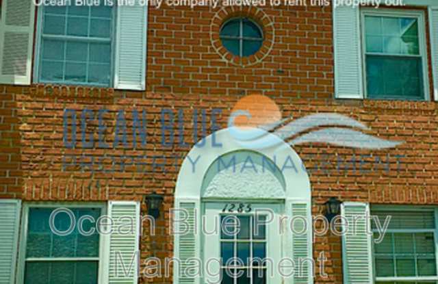 1285 85th Terrace North