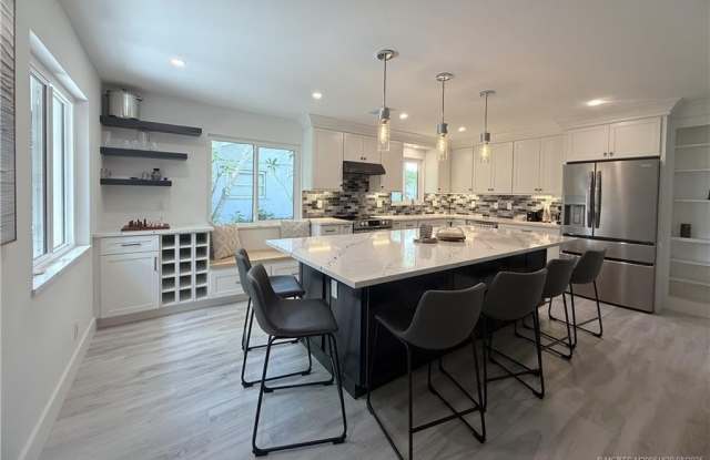 1196 SE Saint Lucie Boulevard