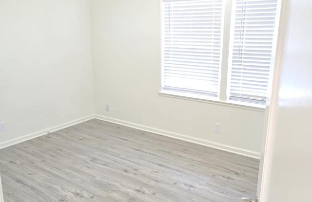 Photo of 748 E Cornell Ave