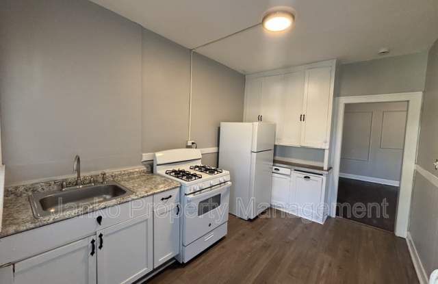 39 W 14th Pl