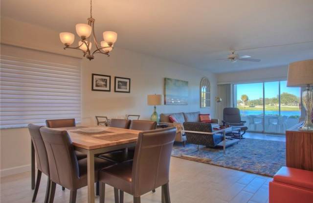 7271 W COUNTRY CLUB DRIVE N