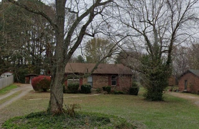 3104 Trenton Rd - 3104 Trenton Road, Clarksville, TN 37040