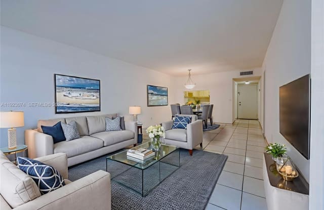 Photo of 1900 W 68th St