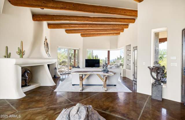 10418 E GROUNDCHERRY Lane