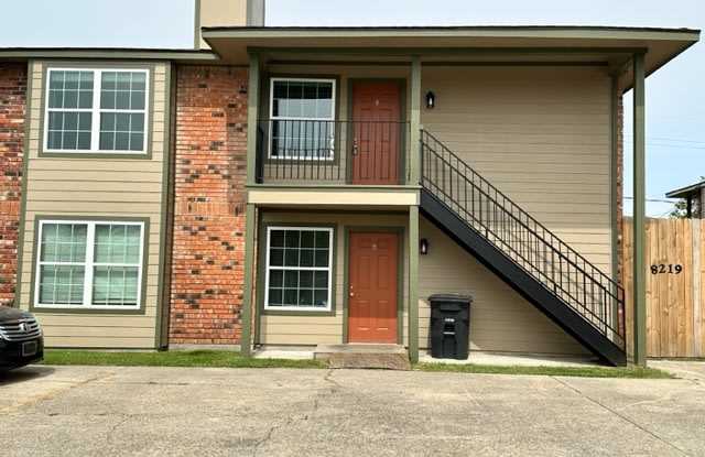 8219 Skysail Ave Apt B