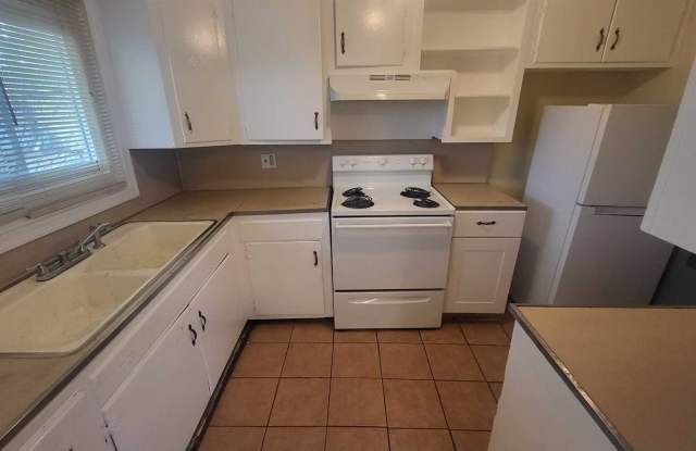22 SMITH ST APT 1