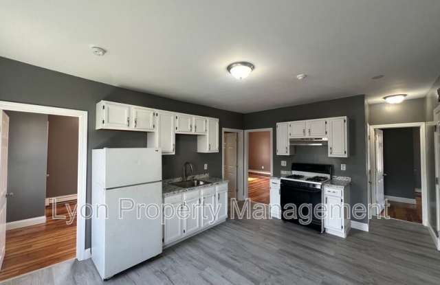 156 Pleasant St