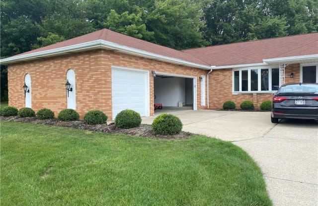 4301 Gene Dr - 4301 Gene Drive, Seven Hills, OH 44131