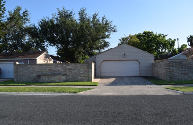 4433 Sunlight Dr - 4433 Sunlight Drive, Corpus Christi, TX 78413