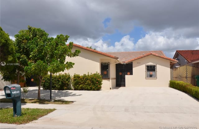 14225 SW 47th Ter - 14225 Southwest 47th Terrace, Kendale Lakes, FL 33175