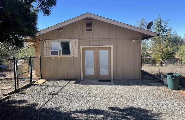 Photo of 31330 Oak Glen Ln