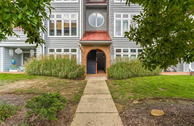 Coming soon! Ground level condo in Lake Heron