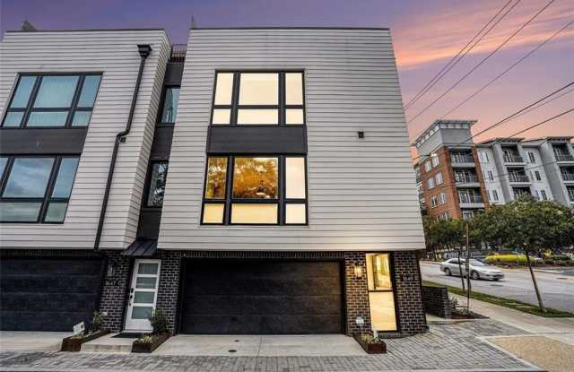 Photo of 1649 OVERLOOK Way NW