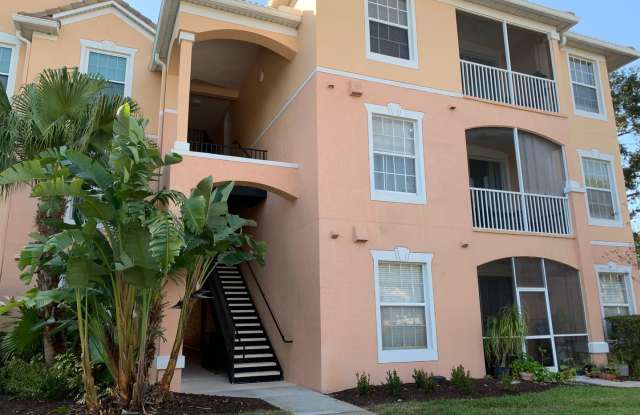 "Move In Special" $250 OFF First Month's Rent - Lovely 3 Bedroom 2 Bath Condo