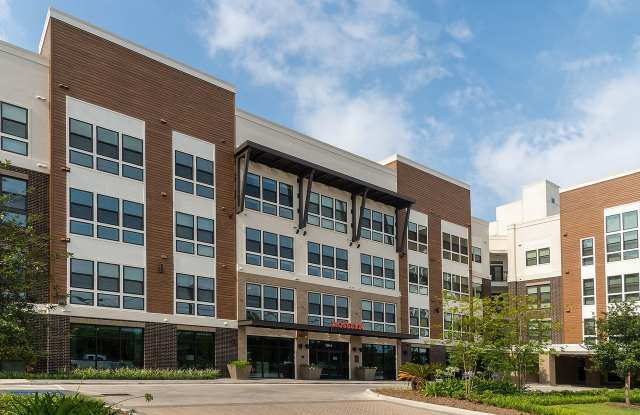 Photo of The Rosslyn at Garden Oaks