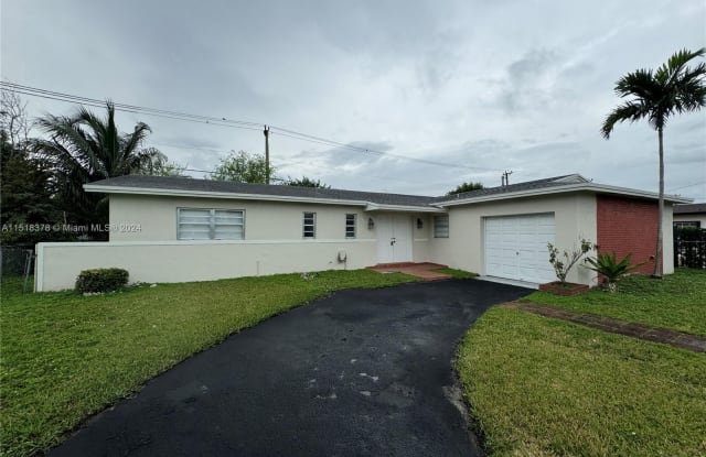 3942 SW 119th Ave - 3942 Southwest 119th Avenue, Tamiami, FL 33175