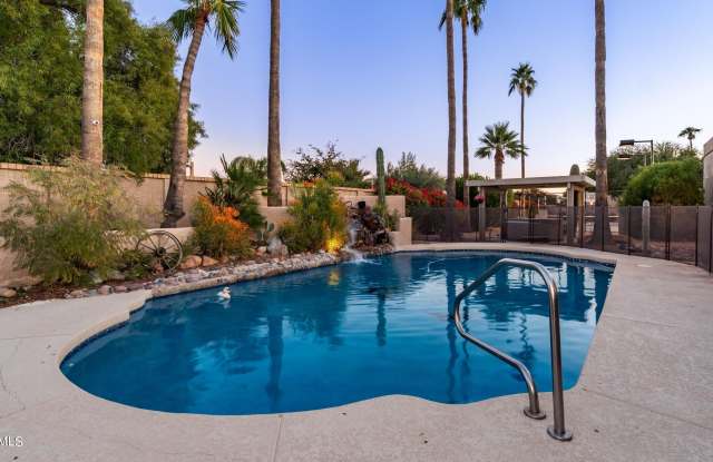 7386 E Paradise Drive