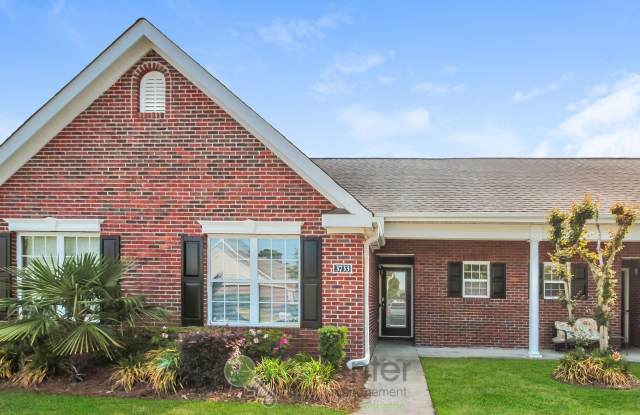 Beautiful Townhome - 2 Br/2 Bath, Pet-Friendly. Just minutes from The Pointe in Wilmington!