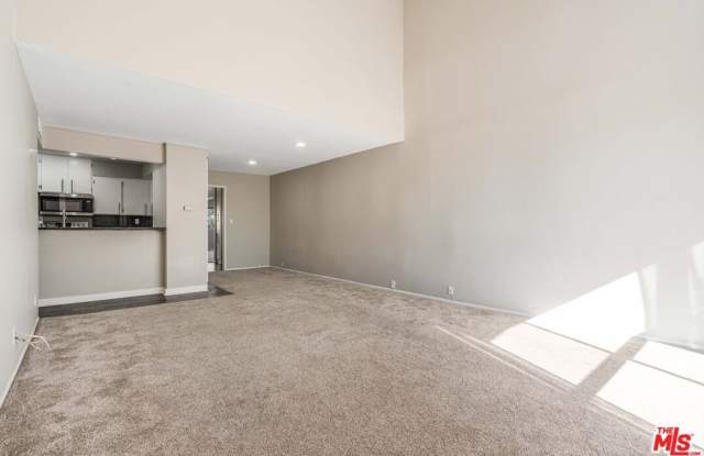 23401 Park Sorrento unit: 30