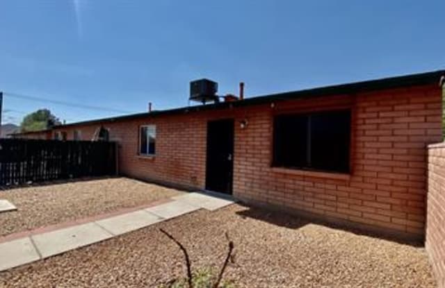 1045 South Herbert Avenue - 2 - 1045 South Herbert Avenue, Tucson, AZ 85701