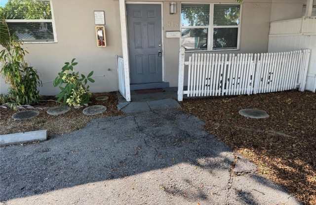 Photo of 818 NE 38th St